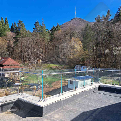 Stuklen parapet za terasa